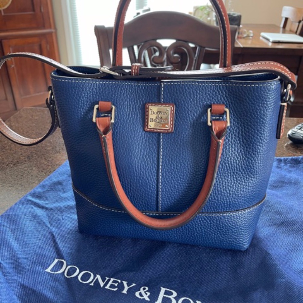 Dooney & Bourke handbag